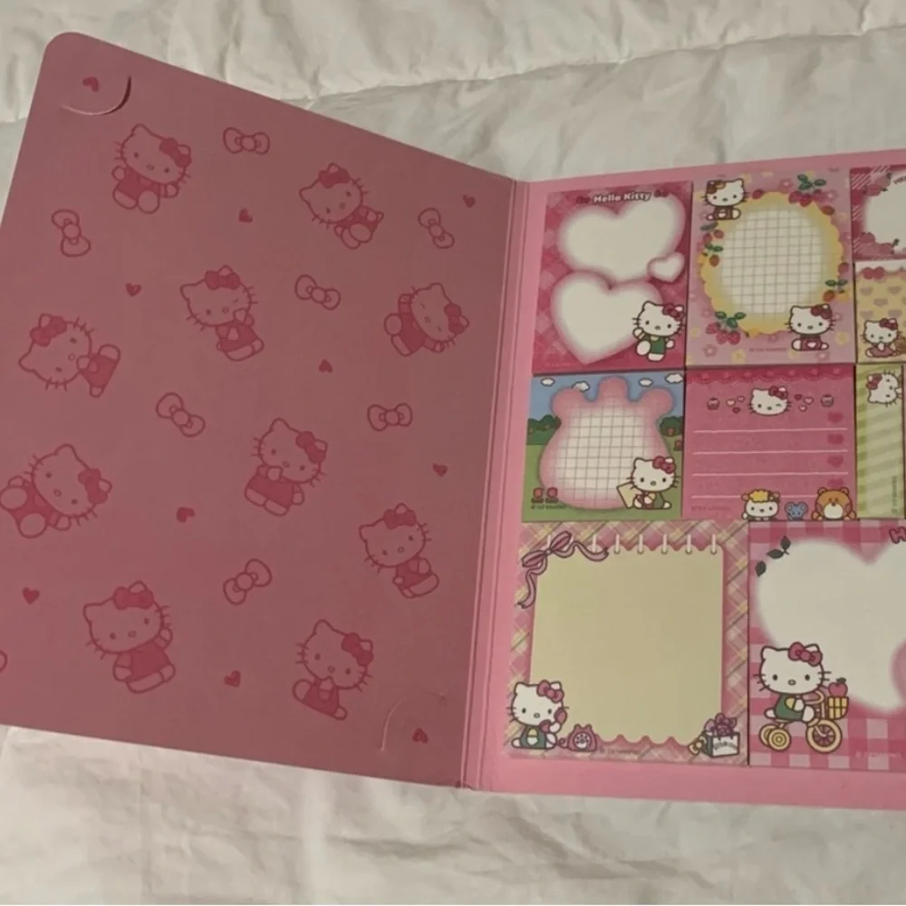 Hello Kitty Memo Book-Style Set of Sticky Notes and Stationary Pages